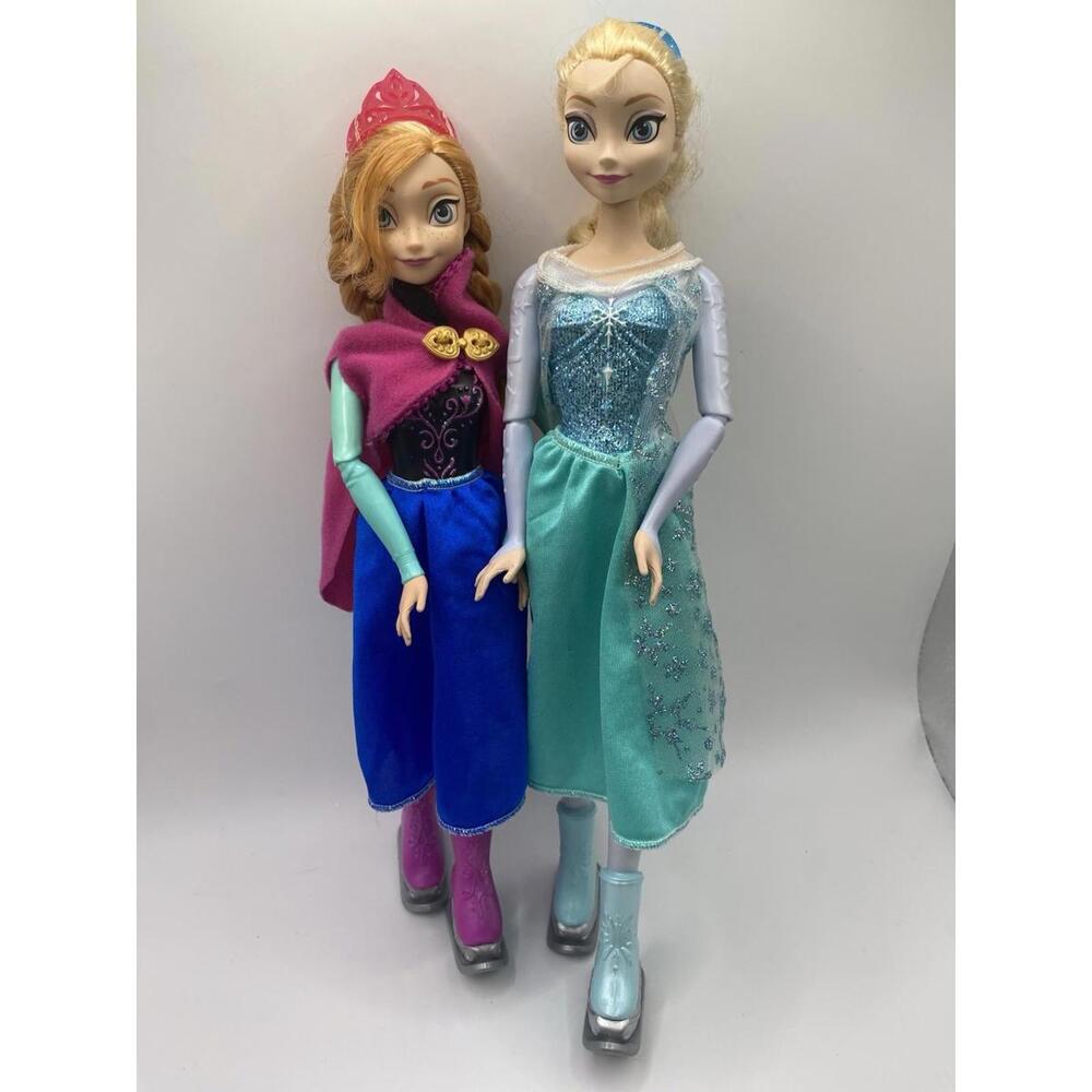 Disney Frozen Movie Ice Skating Elsa & Anna Dolls Set Barbie 2014 B15 Read